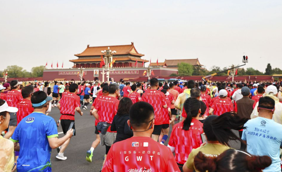 与好友一起分享九游娱乐棋盘乐趣